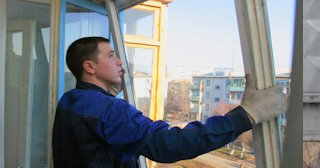 Демонтаж остекления балкона в Кулебаках - цена от 581 руб. - Сварной-Клб